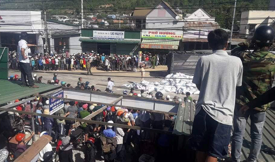 Hiện trường vụ tai nạn liên hoàn khiến 6 người thiệt mạng